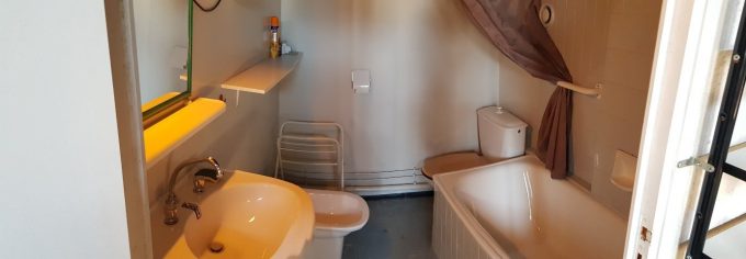 Salle d&rsquo;eau/ WC du haut – App l&rsquo;Etendard A303