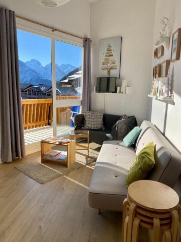 Pièce de vie côté salon et balcon – L&rsquo;Etendard B 505