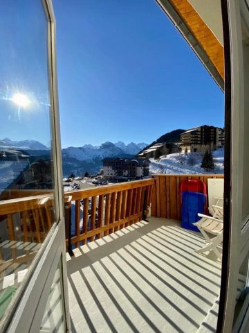 Balcon terrasse l&rsquo;hiver et vue depuis l&rsquo;appartement – L&rsquo;Etendard B 505