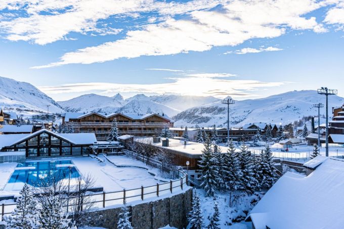 Piscine de plein air chauffée_Alpe d&rsquo;Huez