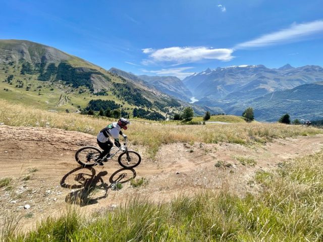 Sortie de VTT de descente accompagnée_Auris-en-Oisans