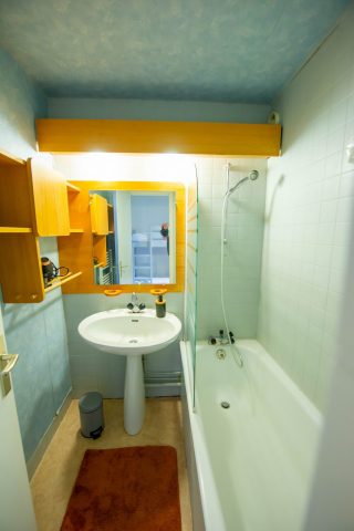 Salle de bain vue baignoire