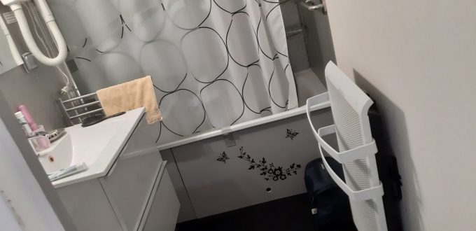 Salle de Bain avec WC