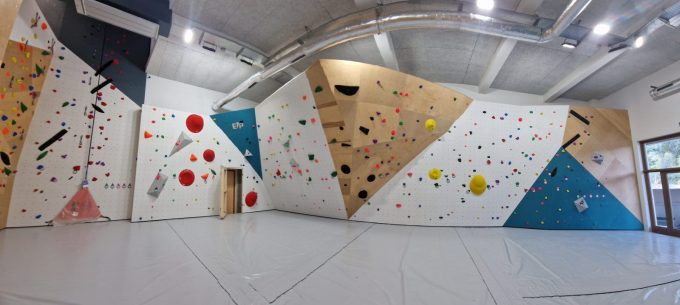 Escalade en salle – Vivez la verticalité en toute confiance !_Oz-en-Oisans