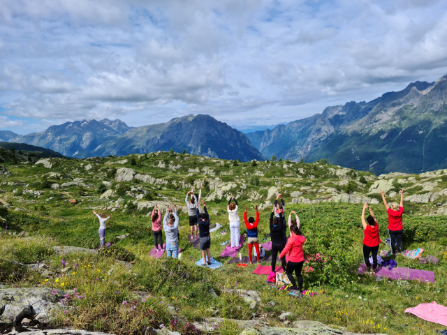 Yoga insolite – respirer le bon air alpin !_Oz-en-Oisans