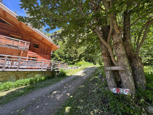 Randonnée vers la Via Ferrata de Pierre Ronde – au départ d&rsquo;Auris-en-Oisans_Auris-en-Oisans