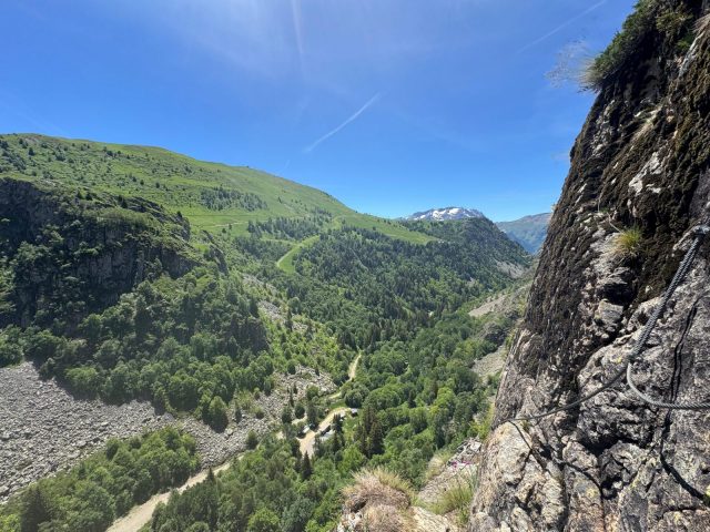 Randonnée vers la Via Ferrata de Pierre Ronde – au départ d&rsquo;Auris-en-Oisans_Auris-en-Oisans
