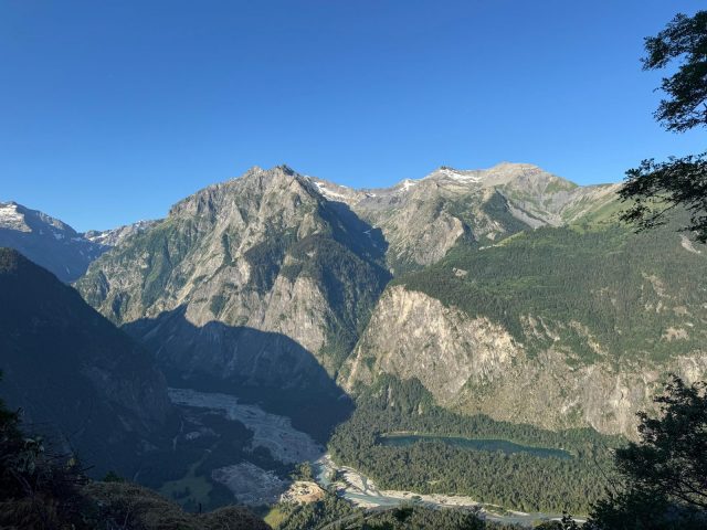 Vallée du vénéon et lac de Buclet lever de soleil