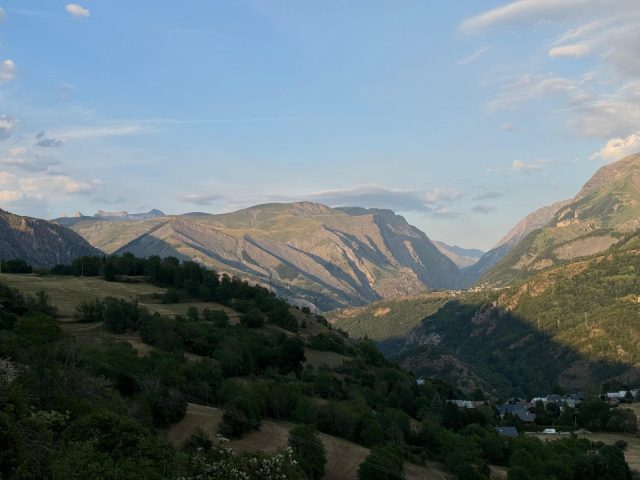 En direction d&rsquo;Emparis depuis le Coin – La Balme coucher de soleil