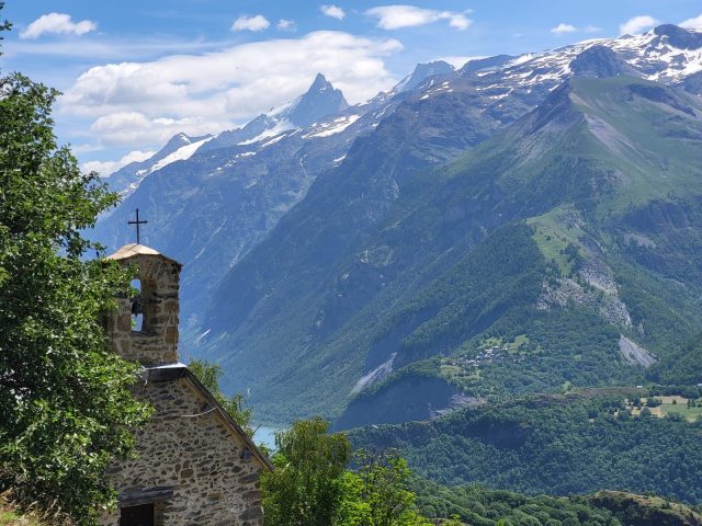 Chapelle Saint-Géraud et la Meije