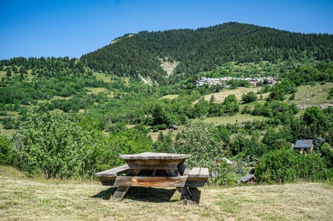 Hameau des Certs depuis la Balme