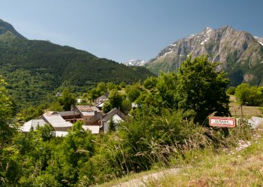 Le tour des hameaux – Randonnée depuis Les Cours