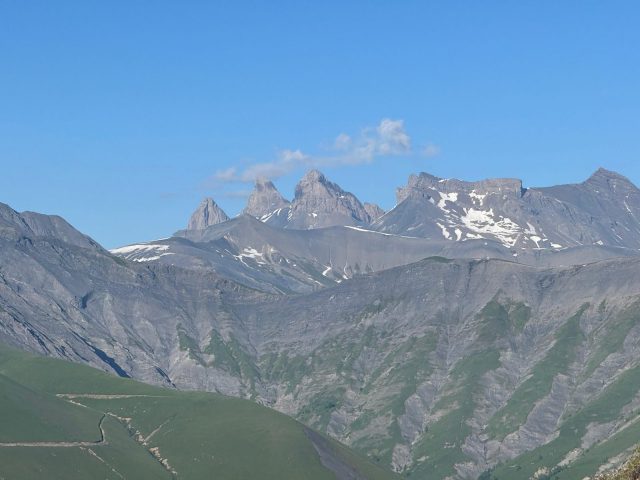 Vue sur les Aiguilles d&rsquo;Arves depuis l&rsquo;arête