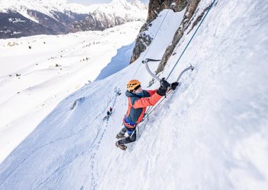 Initiation à l&rsquo;escalade sur cascade de glace