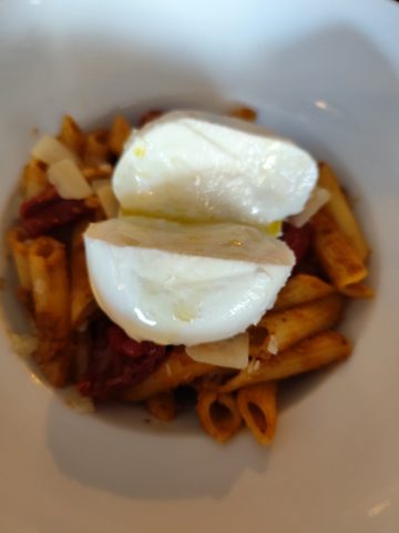 Pates Italiennes Pesto Rosso et sa boule de mozzarela