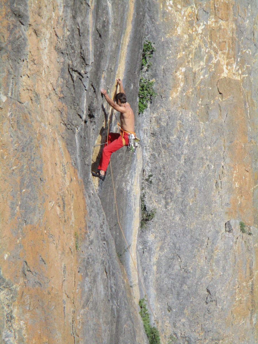Ouvrir Une Voie En Repoussant Les Obstacles