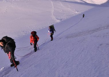 Randonnée glaciaire encadrée : vos premiers pas en haute montagne !