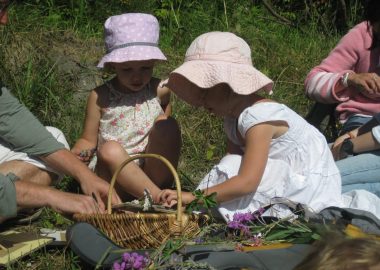 Ateliers Nature pour les 3 – 6 ans – Odile Martin Cocher – Aventure Verticale La Meije